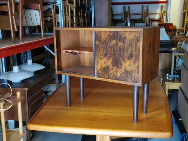 Lille kommode i palisander, “Steens art”