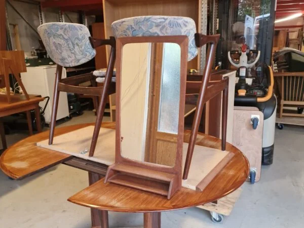 Spejl med hylde i teak