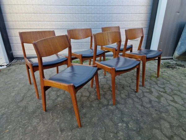 Seks spisestole i teak med sort læder, P.E. Jørgensen, Farsø Stolefabrik