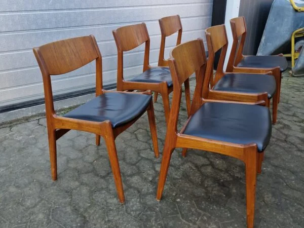 Seks spisestole i teak med sort læder, P.E. Jørgensen, Farsø Stolefabrik