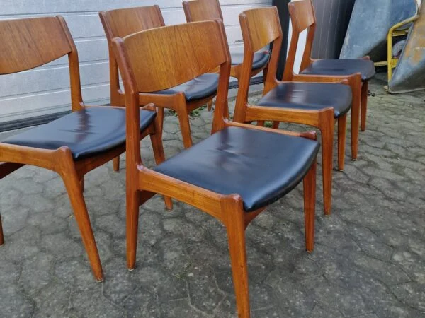 Seks spisestole i teak med sort læder, P.E. Jørgensen, Farsø Stolefabrik