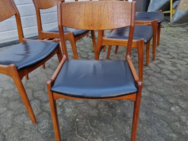 Seks spisestole i teak med sort læder, P.E. Jørgensen, Farsø Stolefabrik