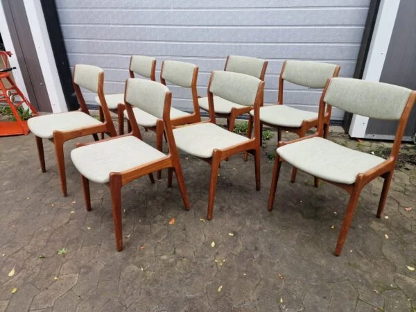 8 spisestole i massiv teak, Sorø møbelfabrik