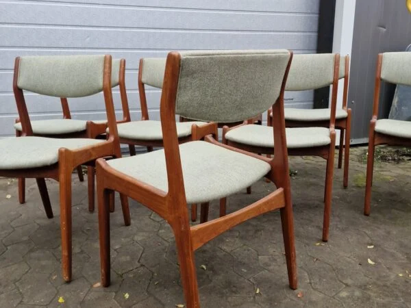 8 spisestole i massiv teak, Sorø møbelfabrik