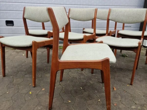 8 spisestole i massiv teak, Sorø møbelfabrik