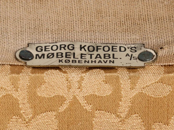Georg Kofoed GEORG KOFOED. Par bergere betrukket med gyldent blomstret møbelstof, 1950-60’erne. (2). — billede 6