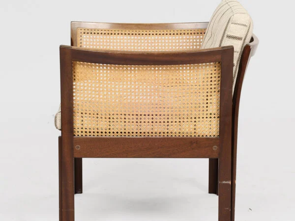 Illum Wikkelsø, CFC Silkeborg ILLUM WIKKELSO. To-pers. sofa samt lænestol af mahogni, ‘Model Plexus’. CFC Silkeborg, Danmark (2). — billede 11