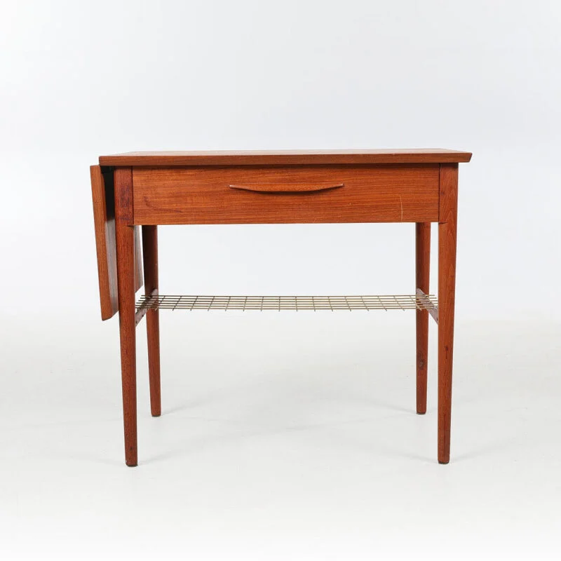 Dansk design. Sidebord / sybord af teak, 1950’erne.