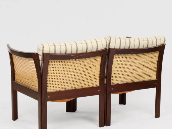 ILLUM WIKKELSO. To-pers. sofa samt lænestol af mahogni, ‘Model Plexus’. CFC Silkeborg, Danmark (2).