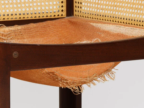Illum Wikkelsø, CFC Silkeborg ILLUM WIKKELSO. To-pers. sofa samt lænestol af mahogni, ‘Model Plexus’. CFC Silkeborg, Danmark (2). — billede 9
